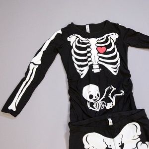 Peaberry Maternity Halloween Skeleton set